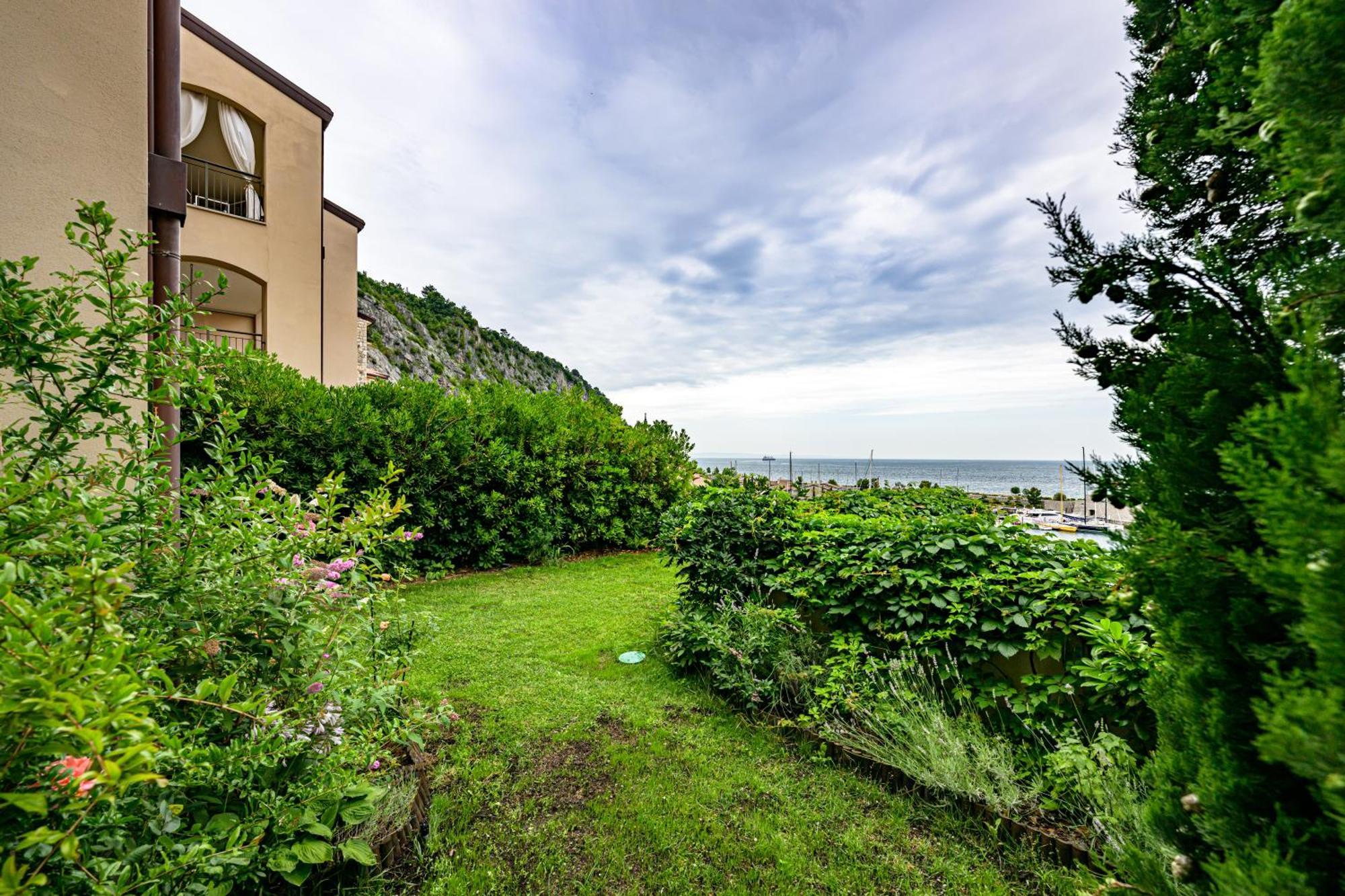 Portopiccolo Apartments With Garden And Beach Included Sistiana Exterior foto